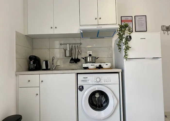 El Greco In Town, Near The & Port - No 5